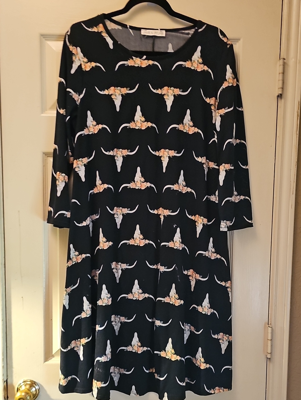 Black Floral Longhorn Print Long-Sleeve Dress